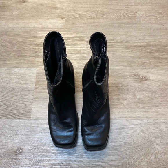 Black Square toed boots - Picture 2 of 4